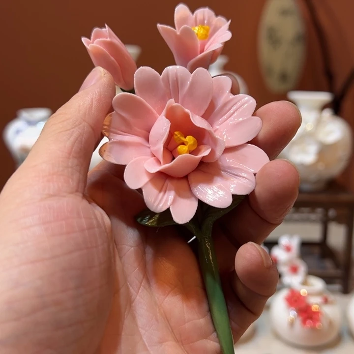 手工精致陶瓷摆件