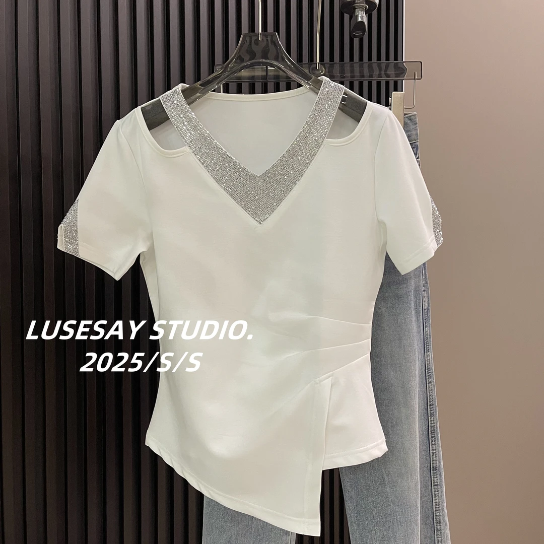 LUSESAY 不规则镂空烫钻 夏季2025新款 短袖t恤女百搭掐腰V领上衣