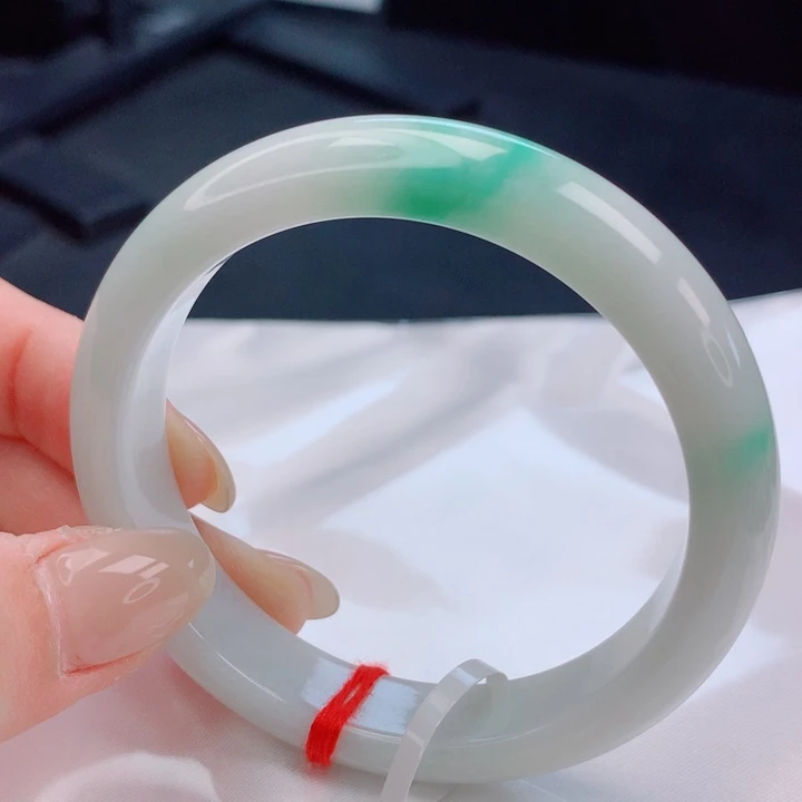 翡翠未镶嵌手镯56。57