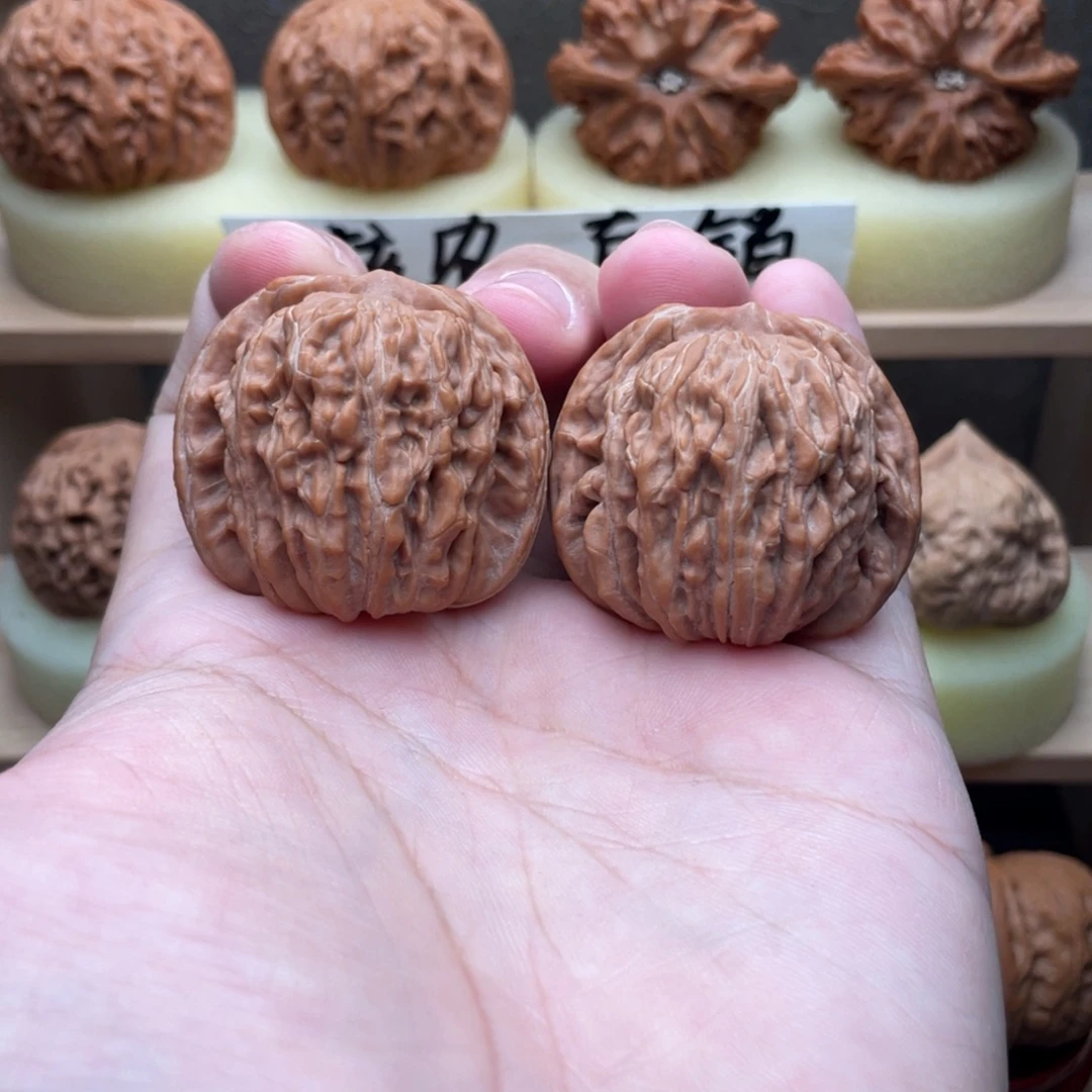 阿****文玩核桃吊坠四座楼40➕红皮交友价