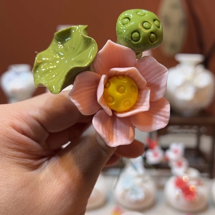 手工精致陶瓷摆件