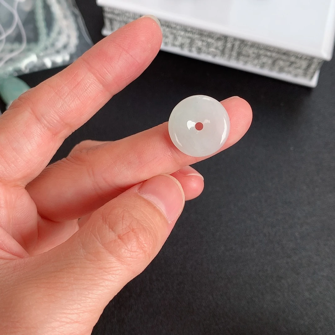 颈饰未镶嵌翡翠扣