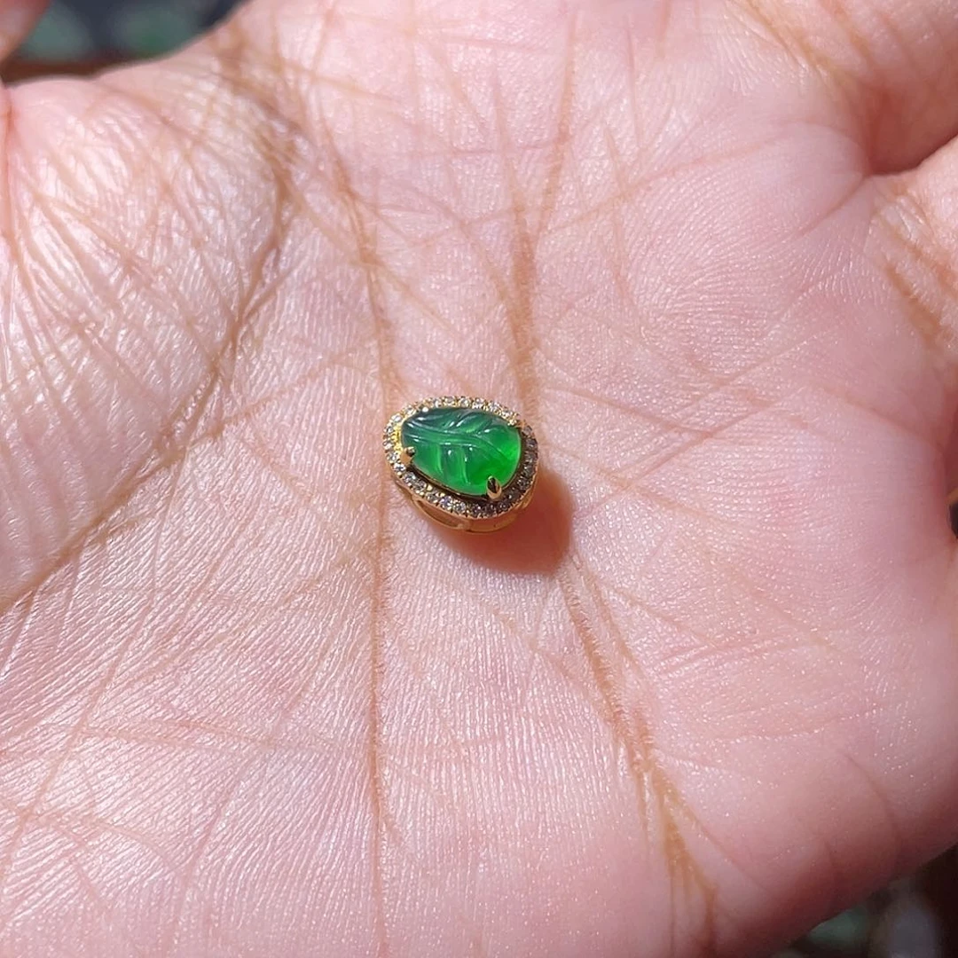 吊坠(不含链)18K金镶嵌翡翠