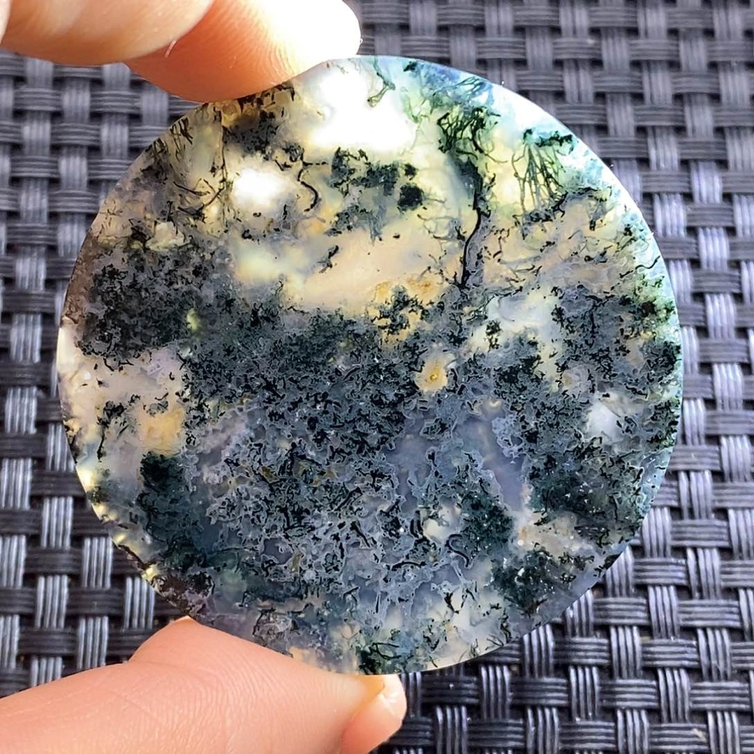 玛瑙/玉髓颈饰未镶嵌山****°