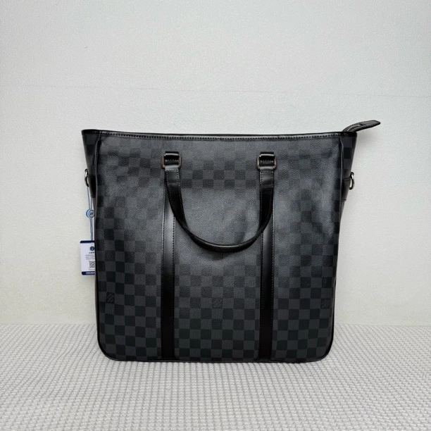 99新 LouisVuitton/路易威登 5860/男士时尚黑棋盘格大号托特包