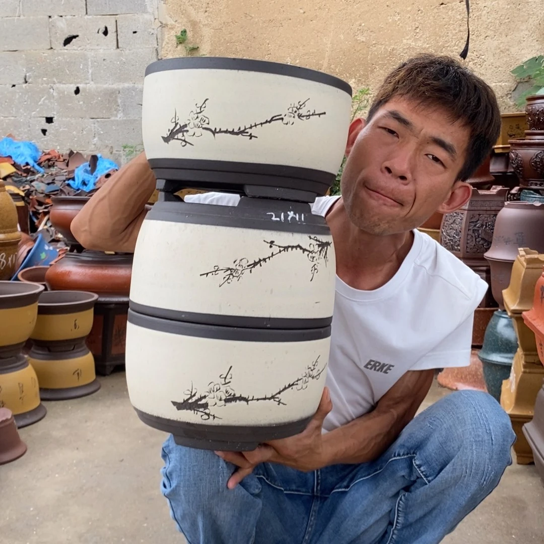 紫砂花盆紫砂艺术学院的学生