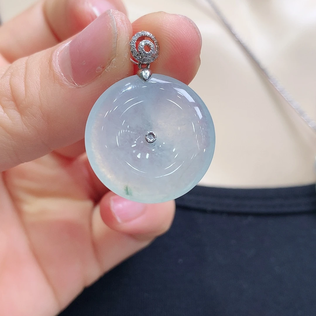 翡翠颈饰18K金镶嵌平安扣