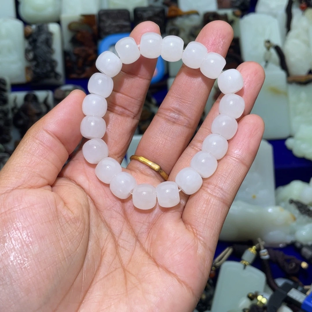 水***山和田玉未镶嵌颈饰