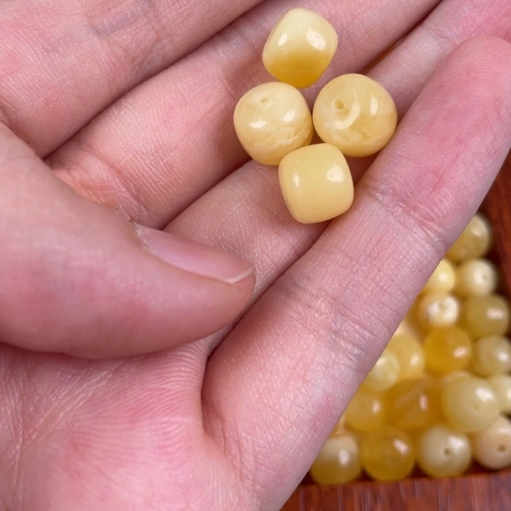 琥珀裸石未镶嵌多样性发货发一个41