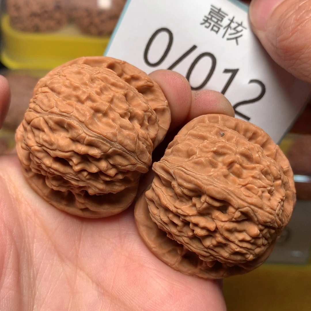 文玩核桃把件红皮球白40