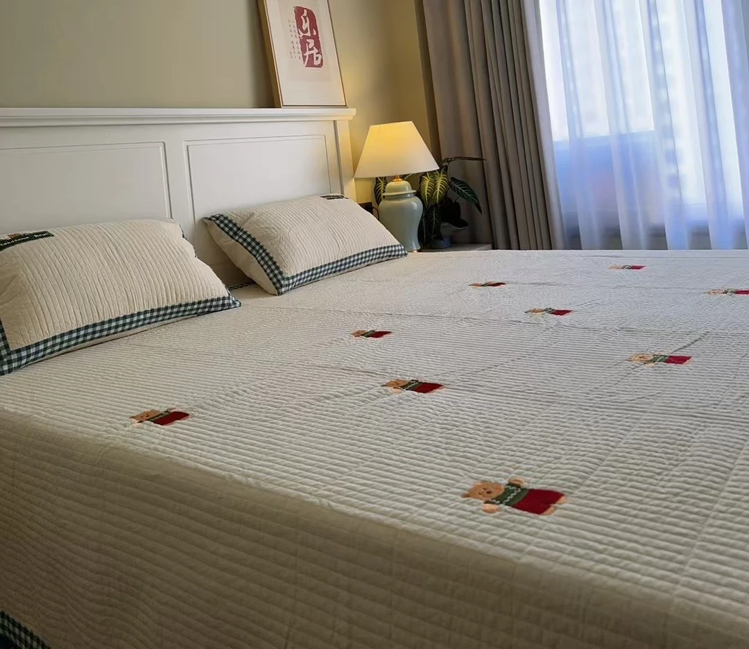 憨憨熊绗缝刺绣三件套（适用1.5/1.8床）床盖