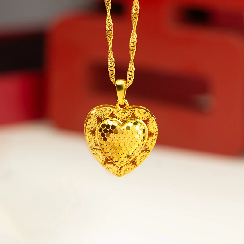 铜合金锆石吊坠 爆闪鱼鳞心形吊坠质感百搭锁骨链挂坠精致小饰品