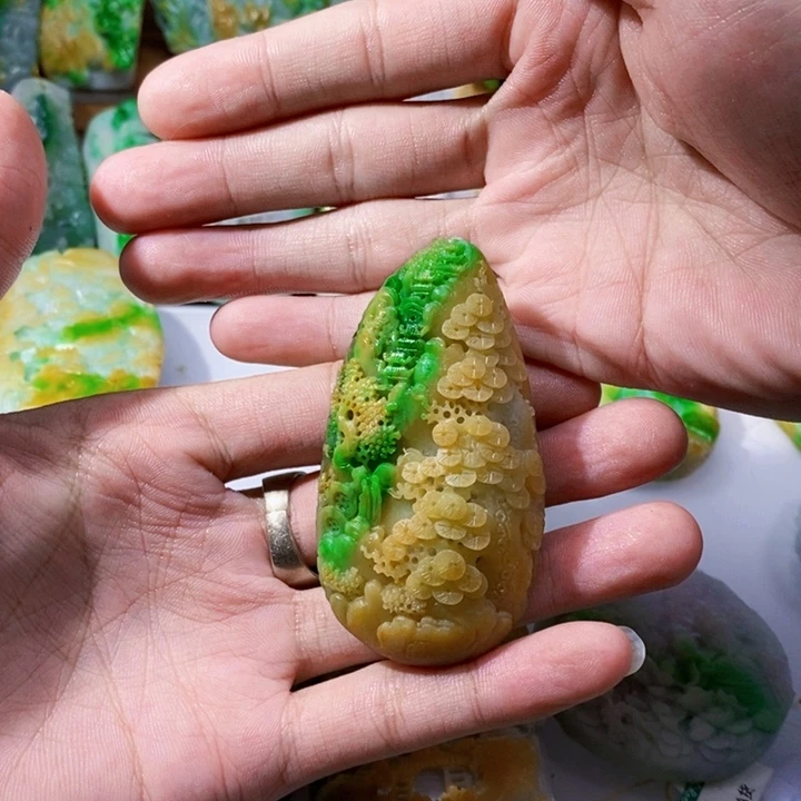 未镶嵌定制翡翠向*翡翠