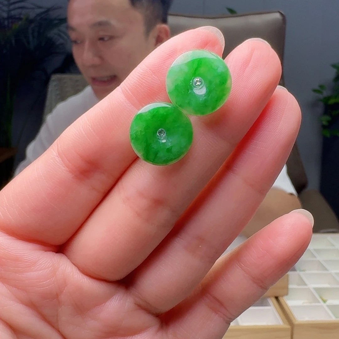 翡翠18K金镶嵌耳饰天然