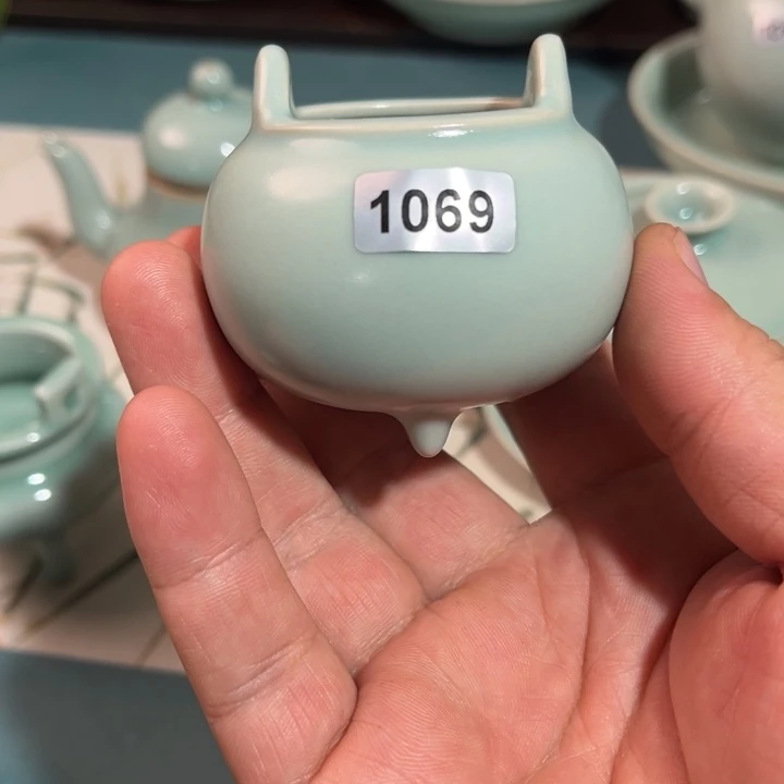 汝瓷纯原矿汝瓷香炉1069