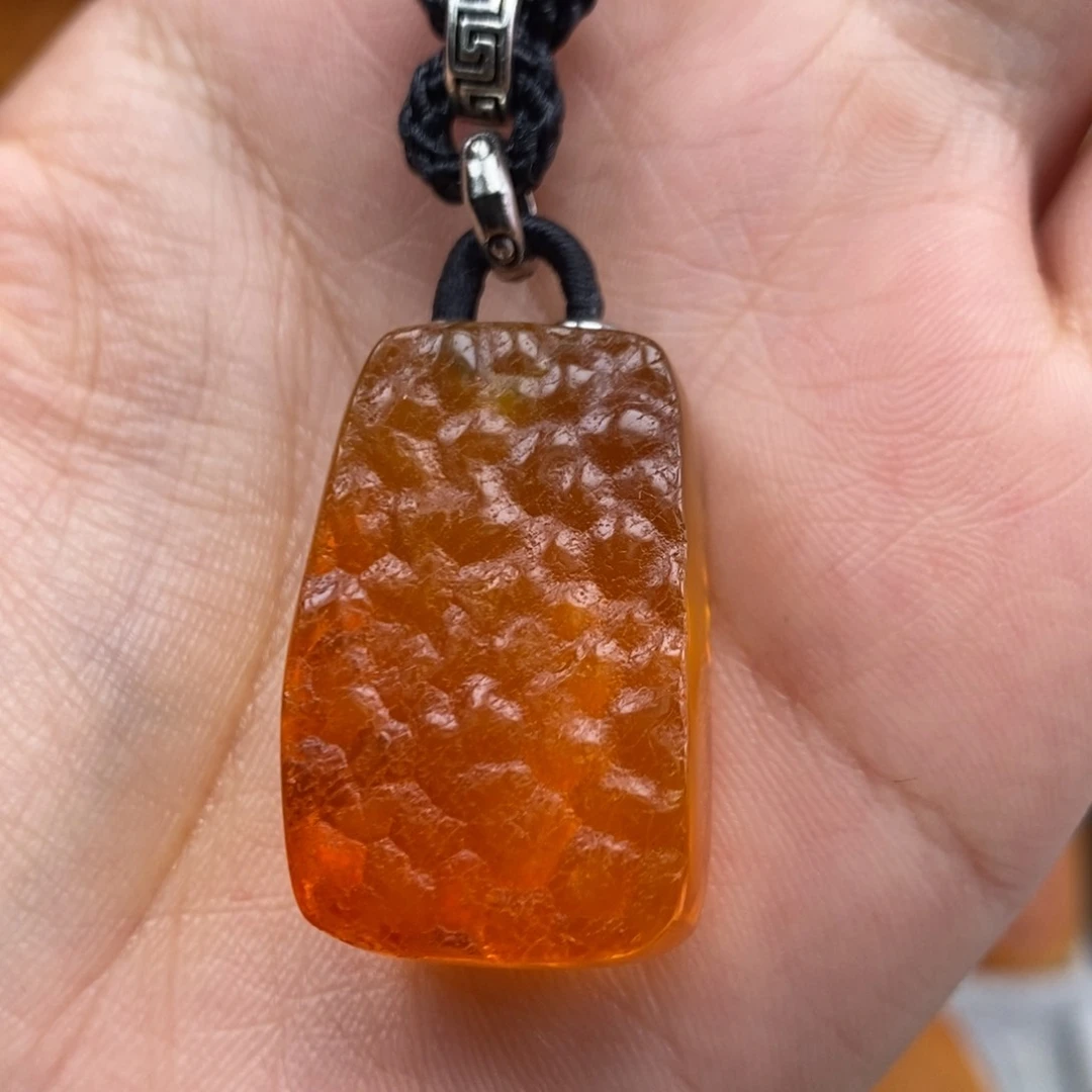 琥珀吊坠(赠链)未镶嵌