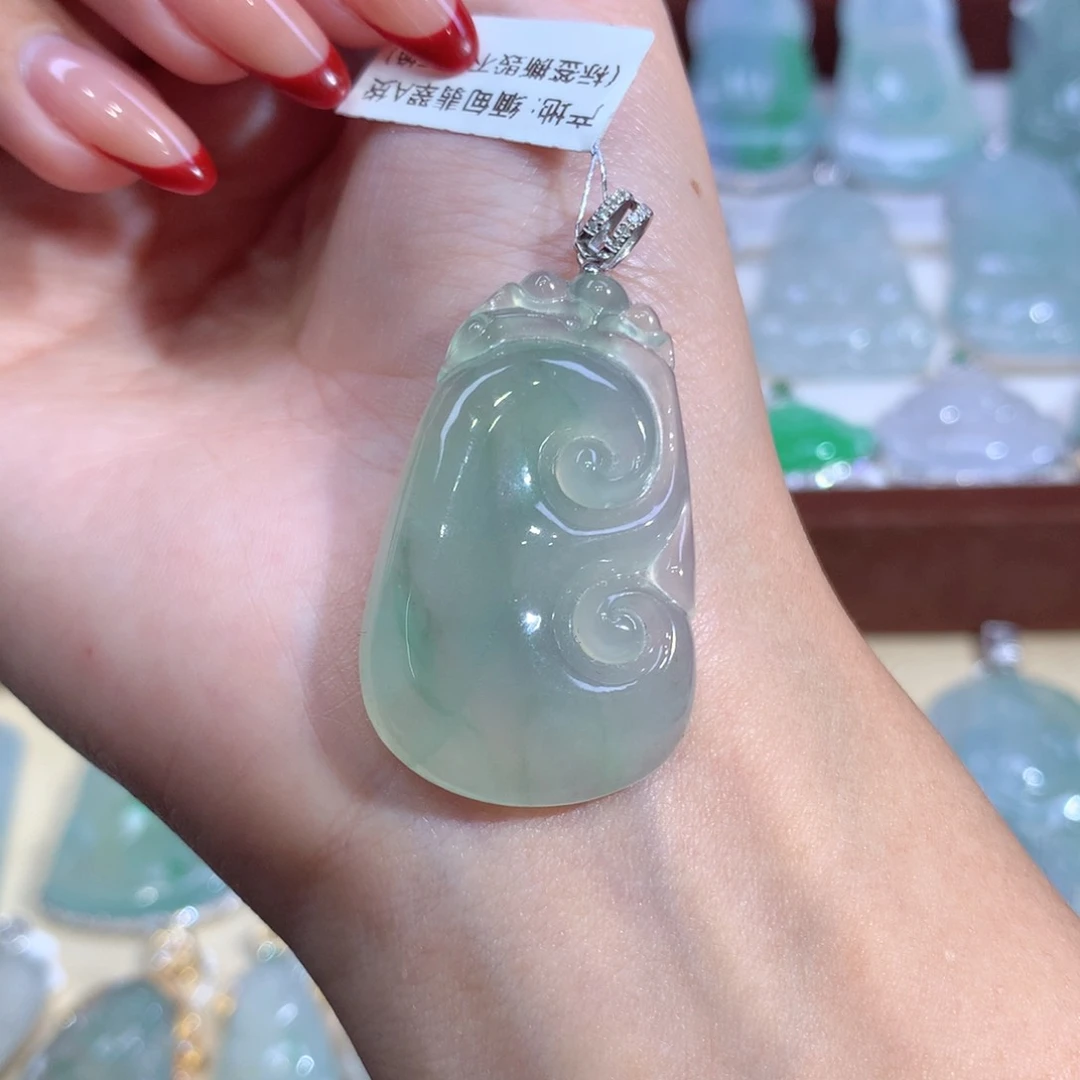 吊坠(不含链)18K金镶嵌翡翠