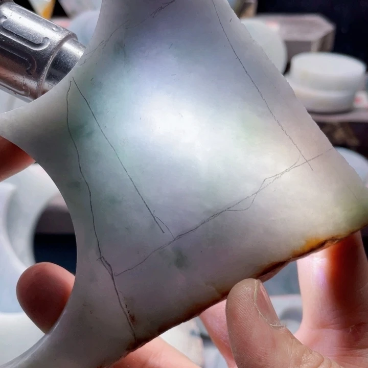 翡翠未镶嵌颈饰翡翠片料