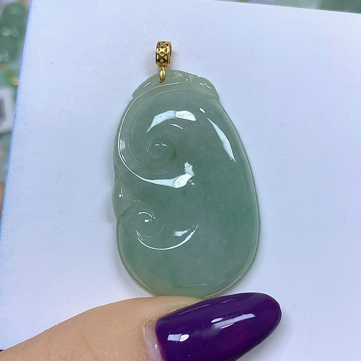 翡翠18K金镶嵌颈饰挂件
