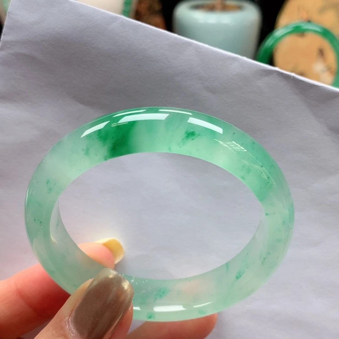 【闪购商品】石英质玉手镯未镶嵌