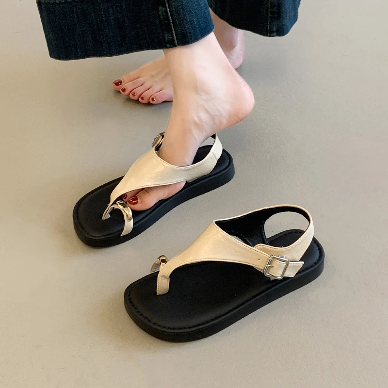 夹脚百搭小众复古设计感凉鞋女款2025夏季新款显瘦套趾凉鞋沙滩鞋