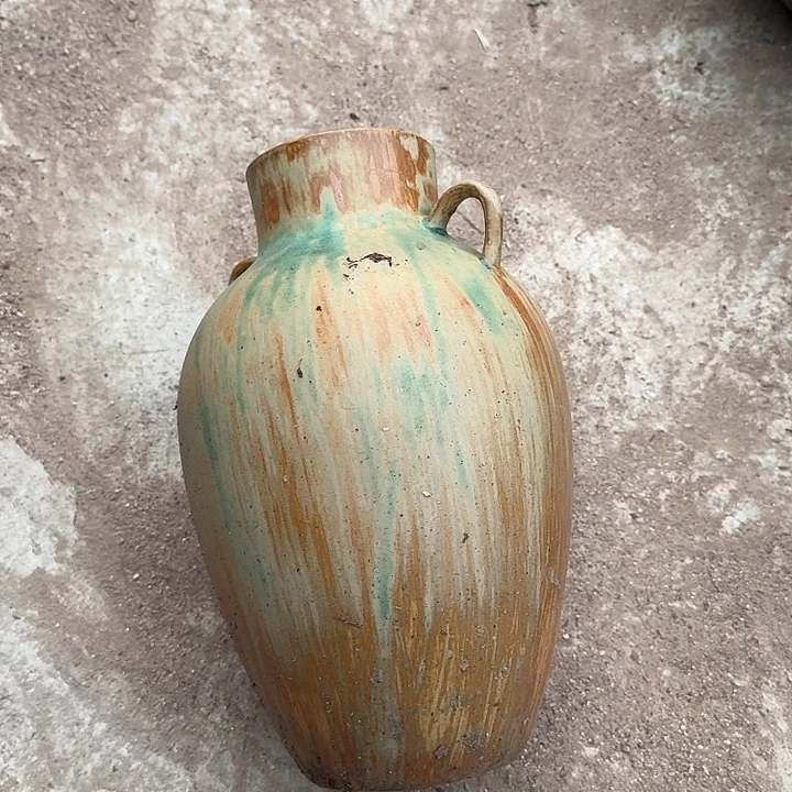 微瑕景德镇手工花瓶