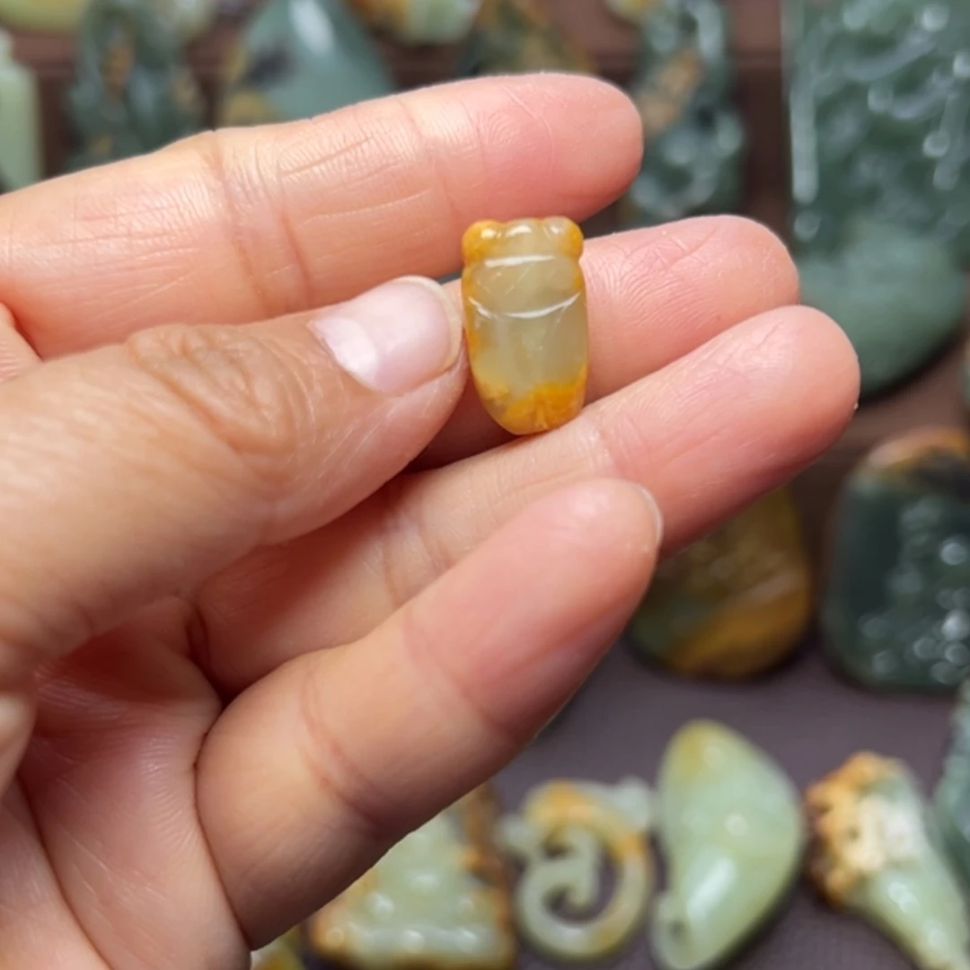 【闪购商品】岫岩河磨玉（透闪石质玉）未镶嵌颈饰