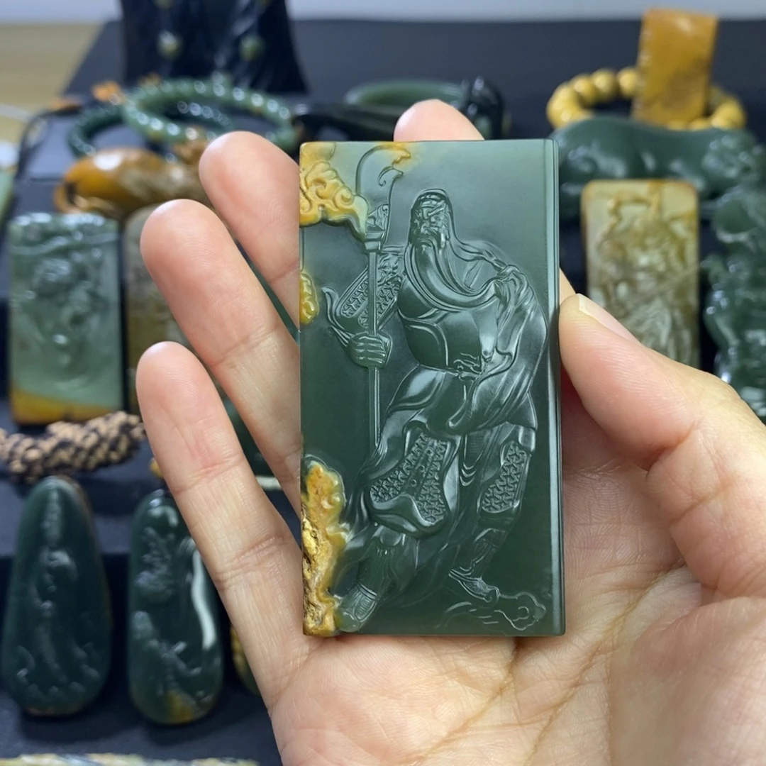 蒋***l岫岩河磨玉（透闪石质玉）未镶嵌挂件