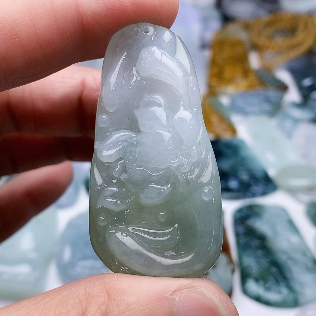 翡翠颈饰未镶嵌荷叶鱼