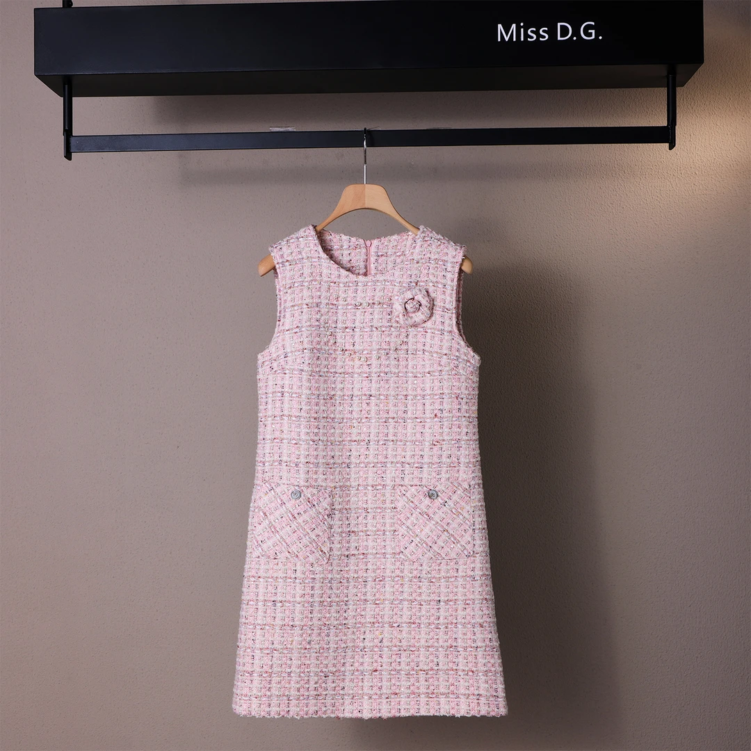 MissD.G.法式粉色小香风连衣裙女2025秋新款肌理感无袖裙YAY8007