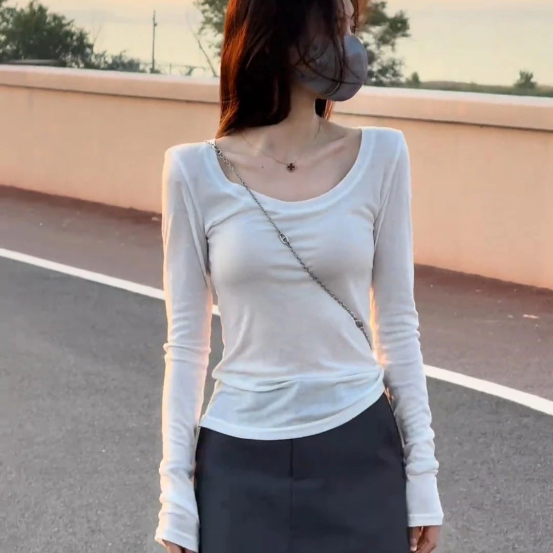 紧身露脐T恤修身垫肩V领白色打底衫ins秋季防晒纯色长袖内搭显瘦
