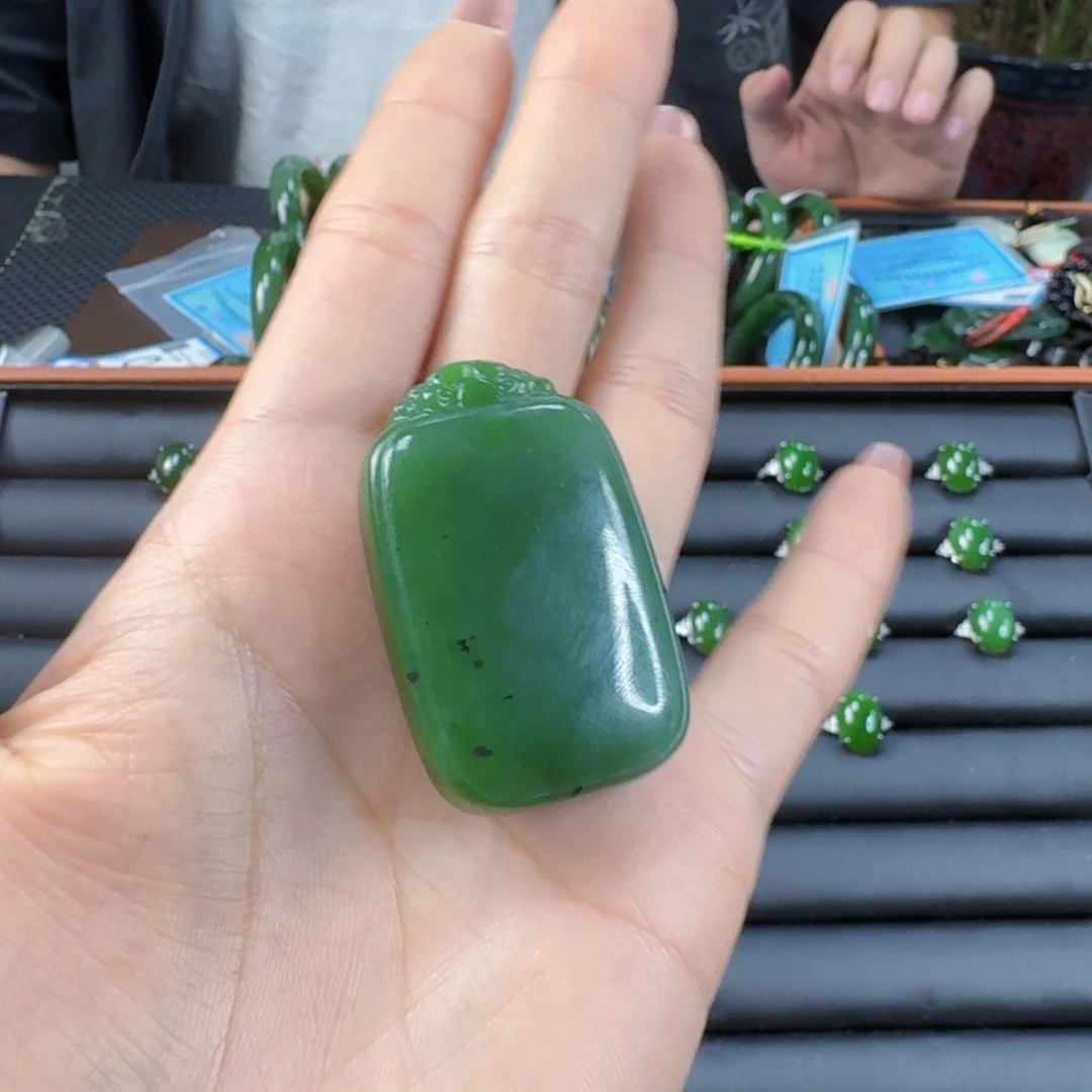 和田玉（碧玉）未镶嵌颈饰