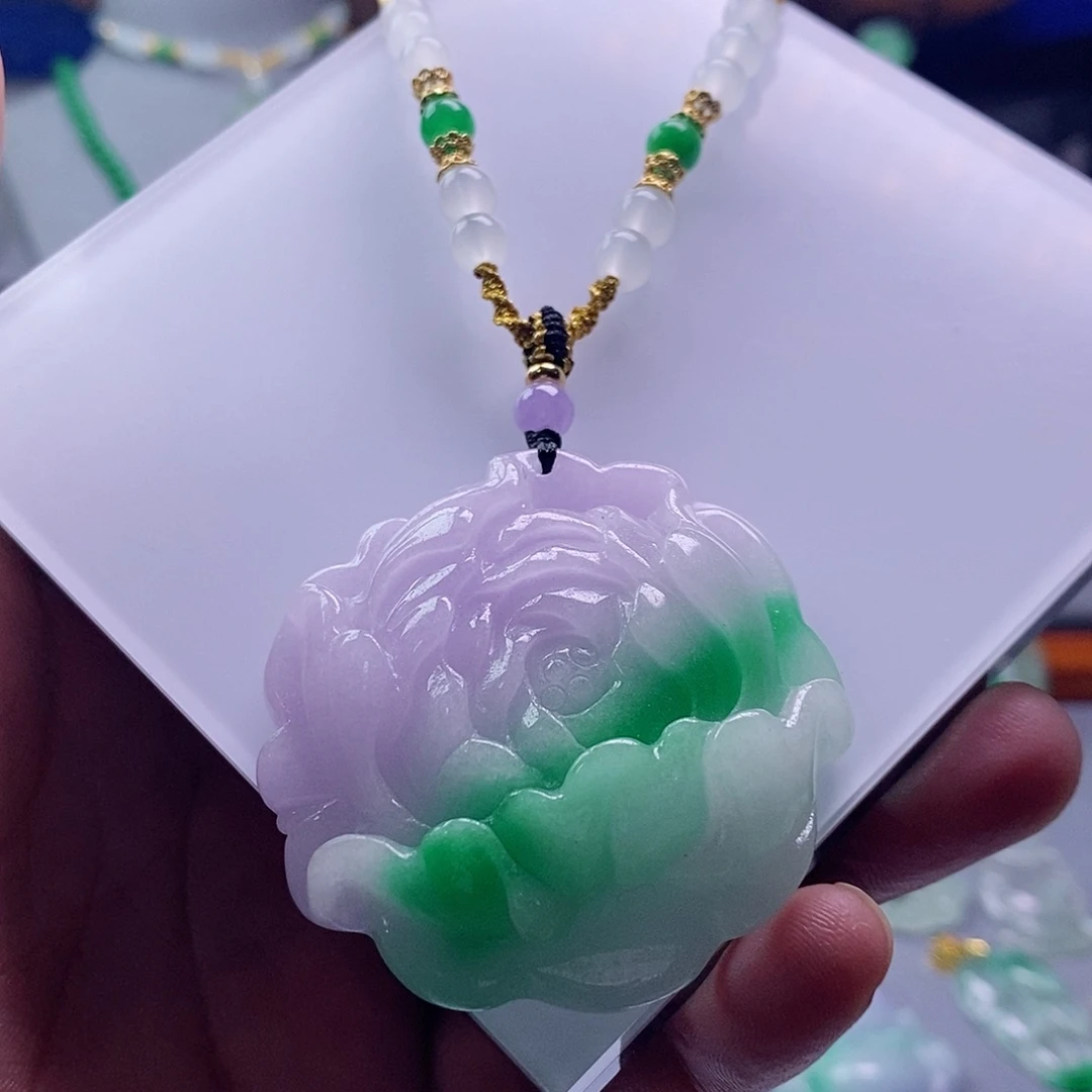 翡翠未镶嵌吊坠(赠链)