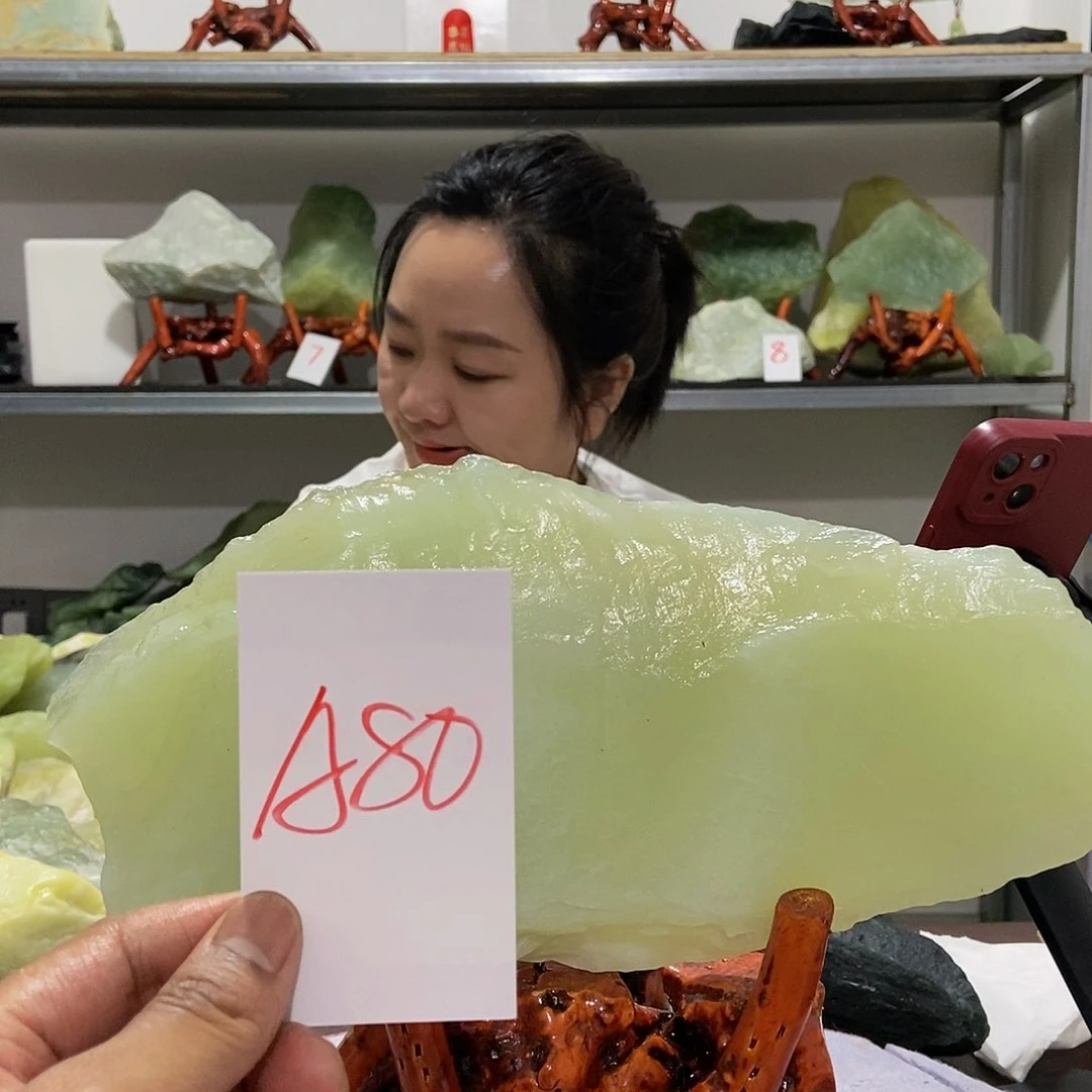 蛇纹石玉未镶嵌原石侯*