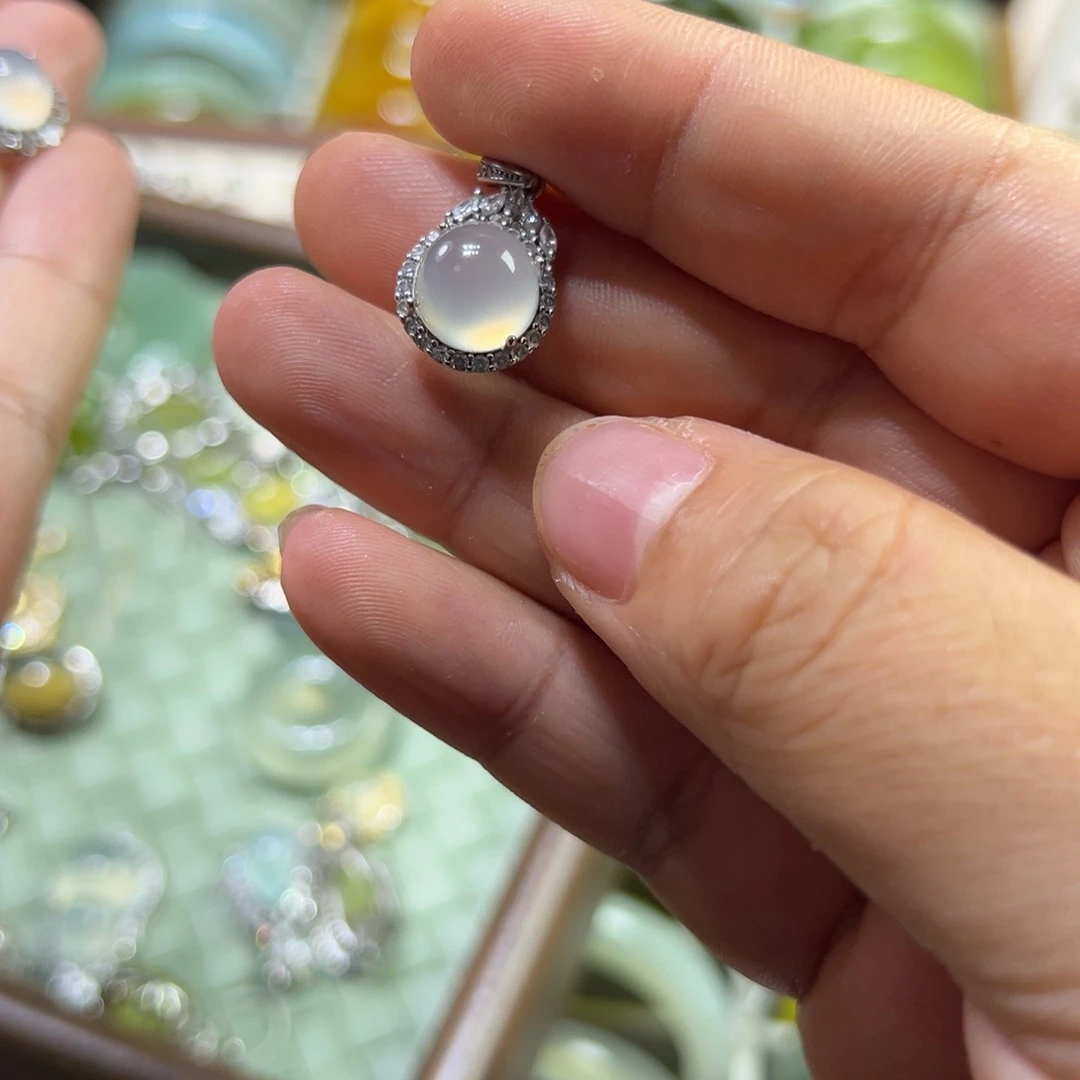 ****蛇纹石玉未镶嵌手镯