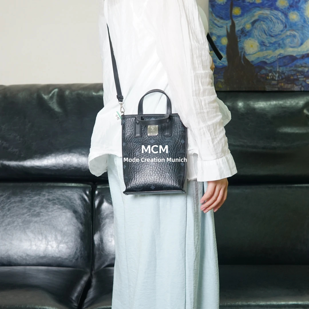 95新 MCM 黑色斜跨包/BD02618024/8024/母亲节礼物