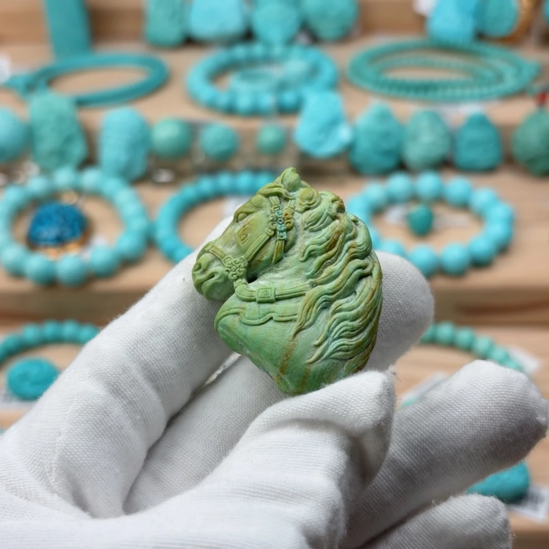绿松石未镶嵌珠宝奇石