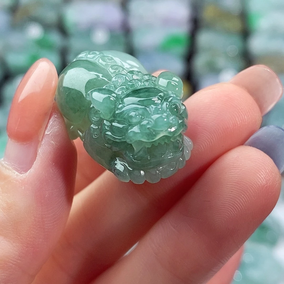 颈饰未镶嵌翡翠天然