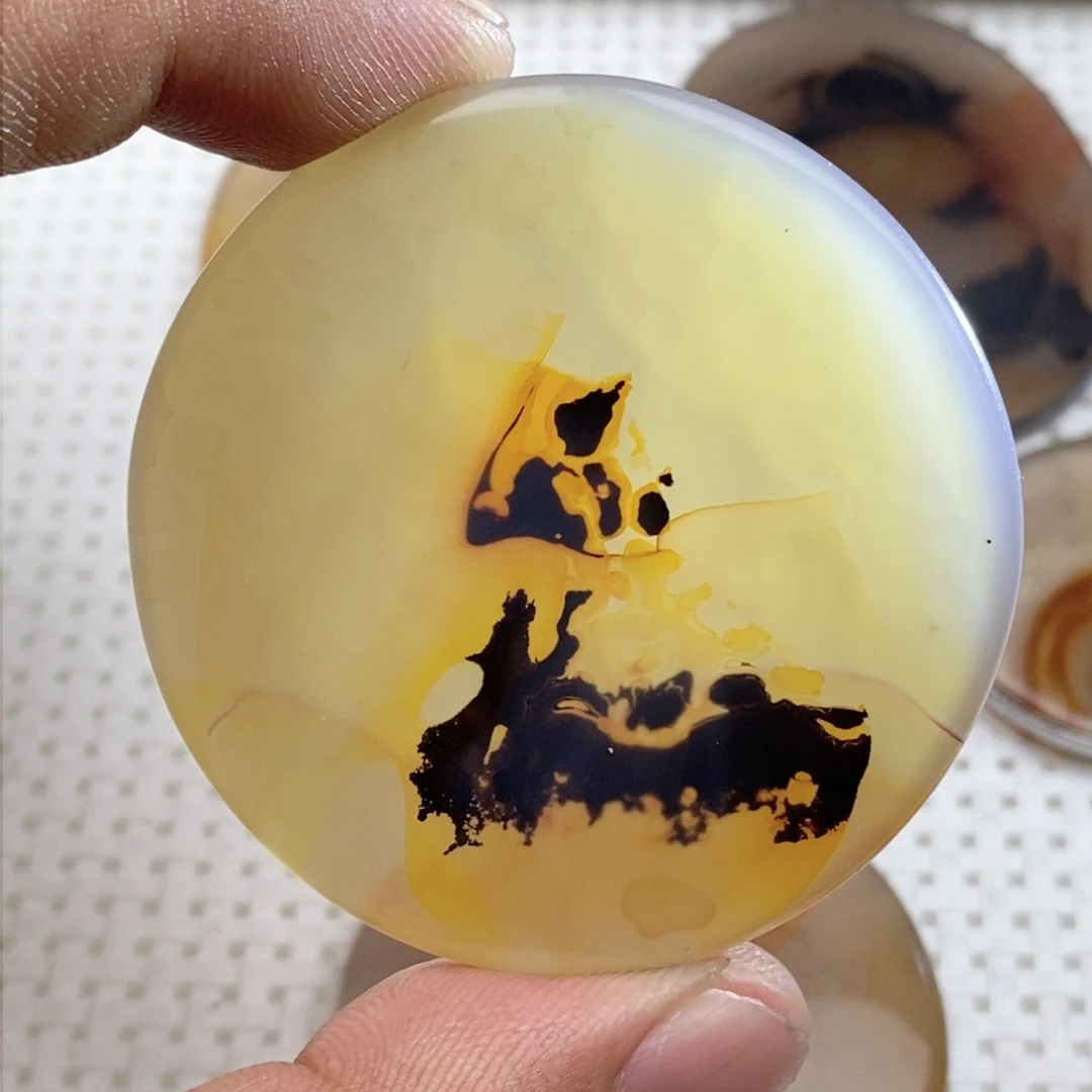 玛瑙/玉髓颈饰未镶嵌吃**龙