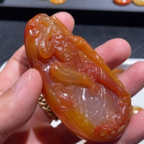 【闪购商品】未镶嵌石英质玉（黄龙玉）颈饰豪*到