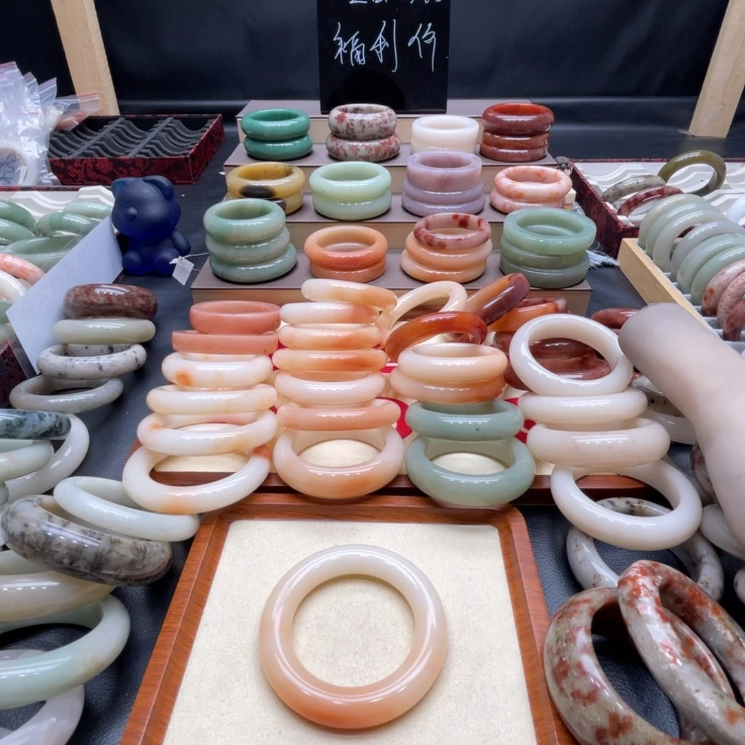 石英质玉手镯未镶嵌毛***菇