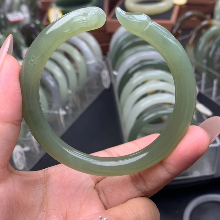 未镶嵌手镯和田玉56