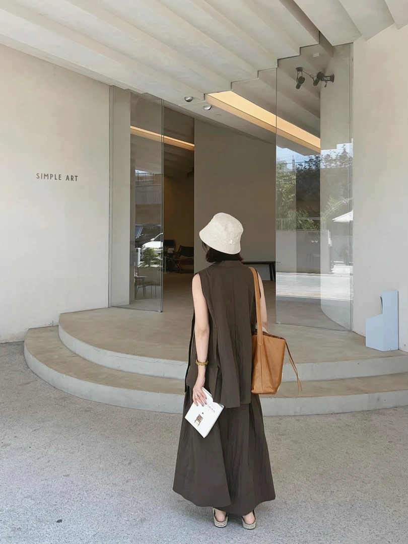 夏季2025新款极简设计飘带荡领褶量小衫显白无袖背心百搭半身裙