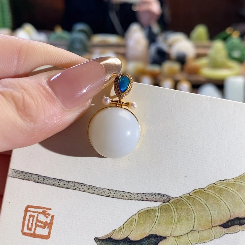 【闪购商品】和田玉吊坠18K金镶嵌