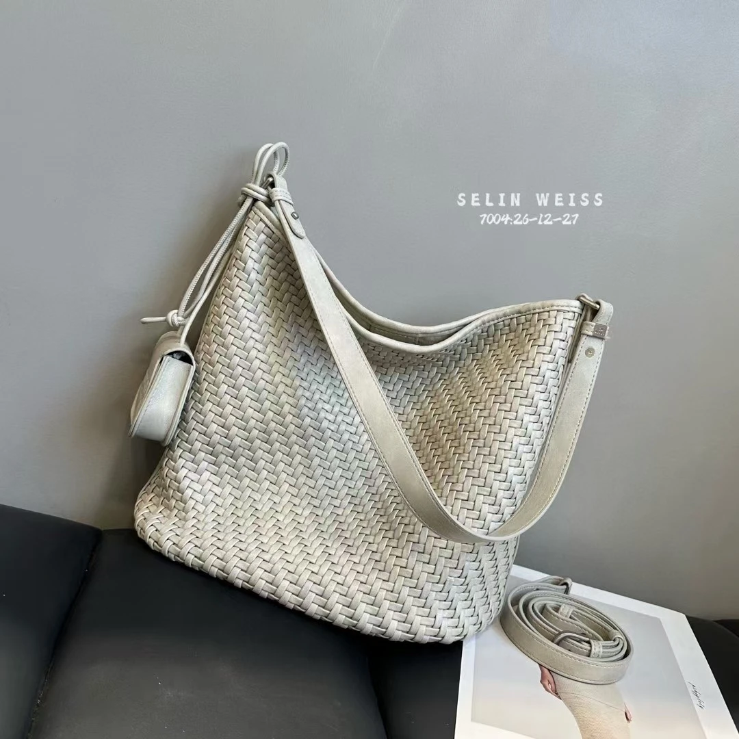 露赏 2025新款编织软皮大容量通勤单肩包