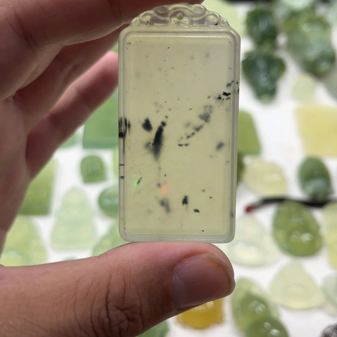 岫玉未镶嵌颈饰天然岫玉未镶嵌颈饰