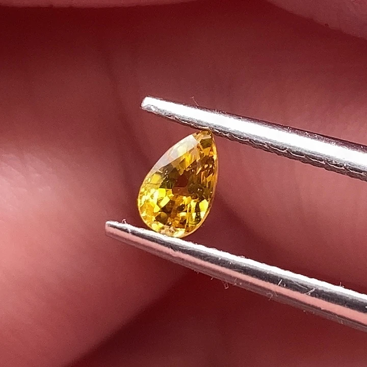 蓝宝石裸石橘黄蓝宝石