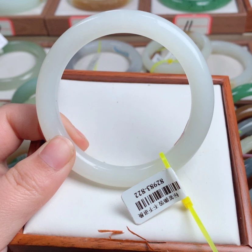 【闪购商品】和田玉手镯未镶嵌