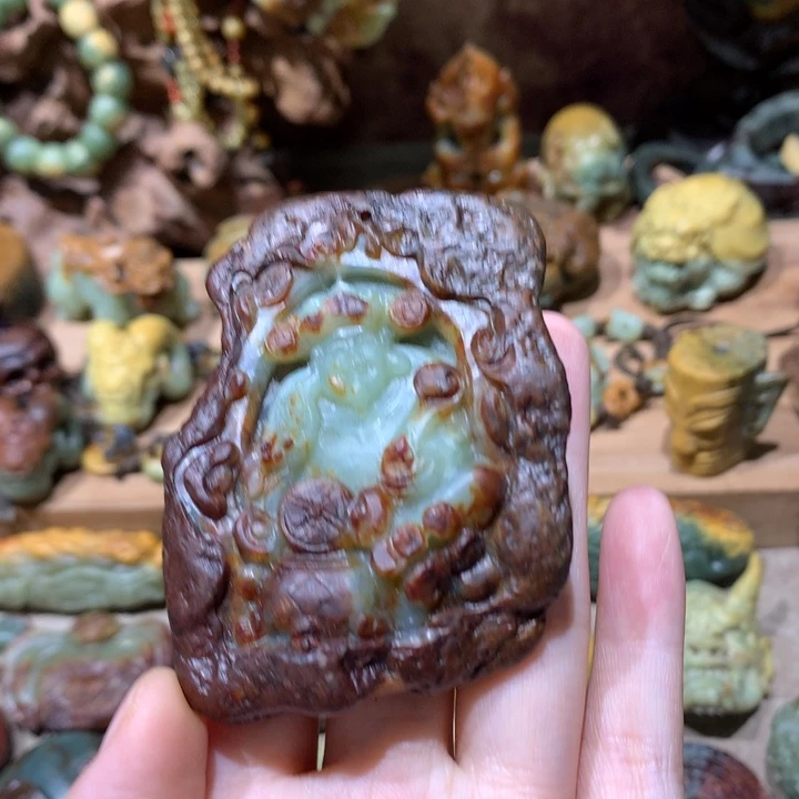 未镶嵌岫岩河磨玉（透闪石质玉）挂件