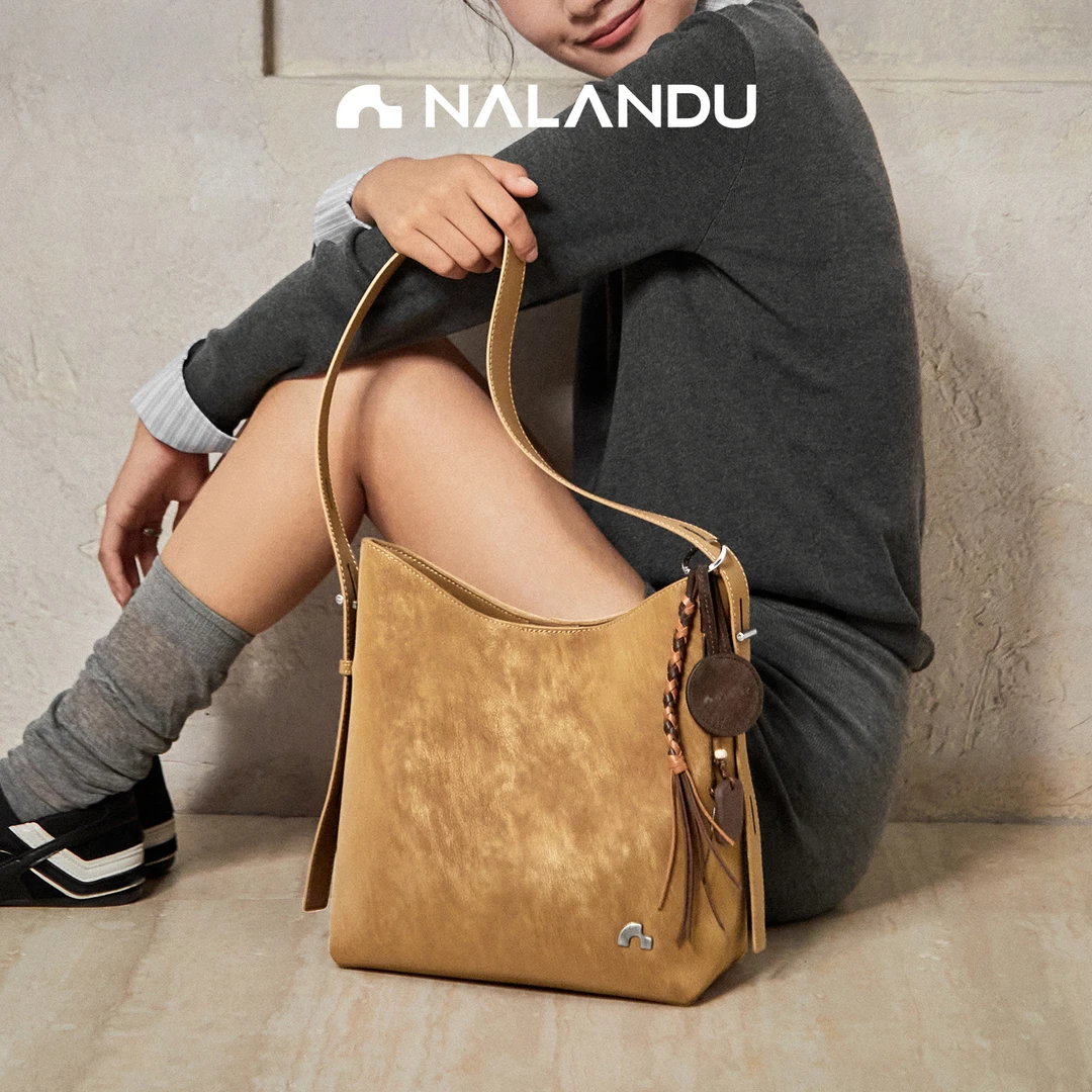 纳兰杜晚风水桶2025新款包女款爆款女包百搭休闲大容量斜挎单肩包